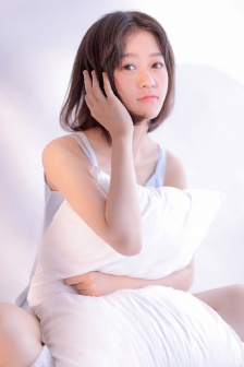 半夜打扑克叫疼的视频软件